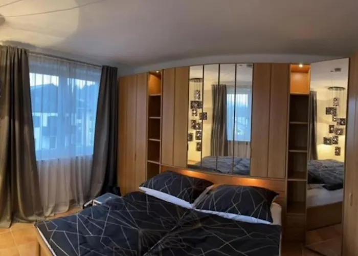 Wohnung 3 Mit Balkon Und Bergblick