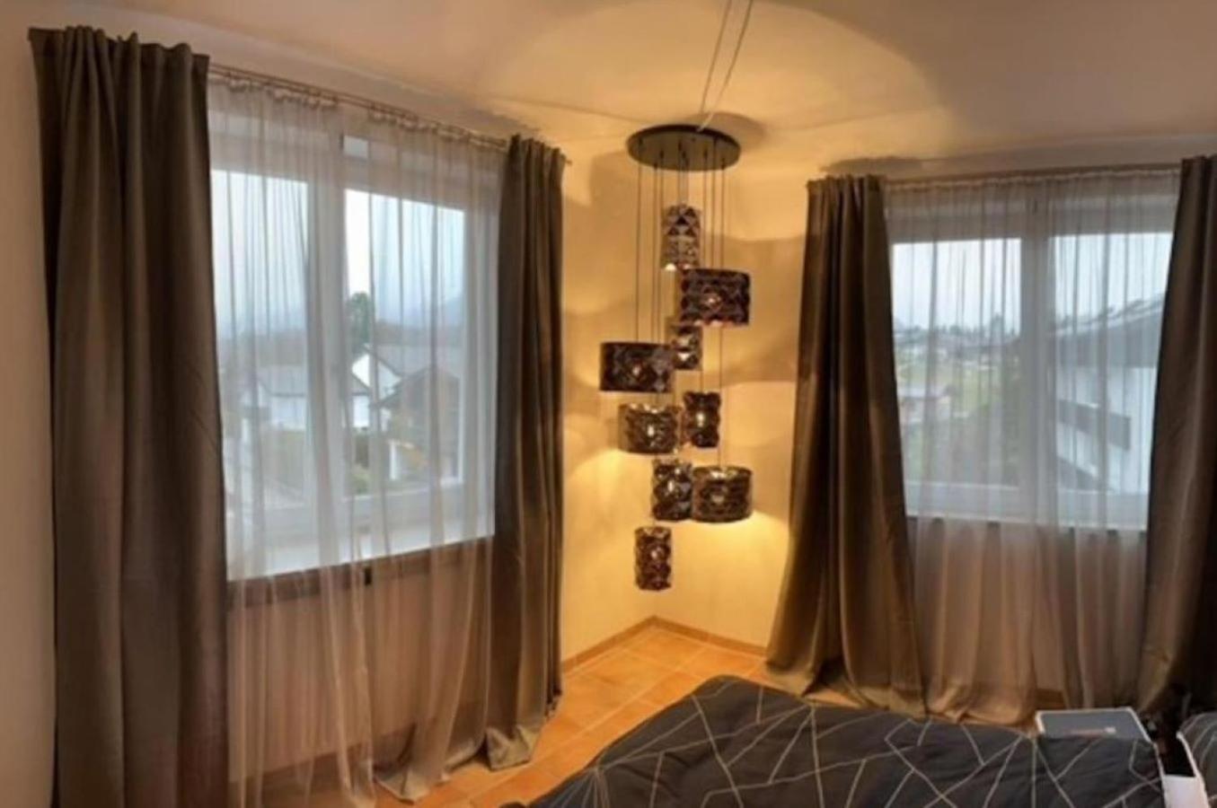 3 Mit Balkon Und Bergblick *